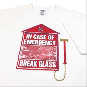 Mens “In case of emergency” Gag Shirt. True y2k vintage